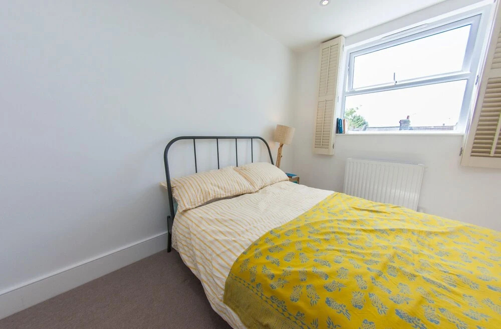 Modern and Luxurious House Close to Central London