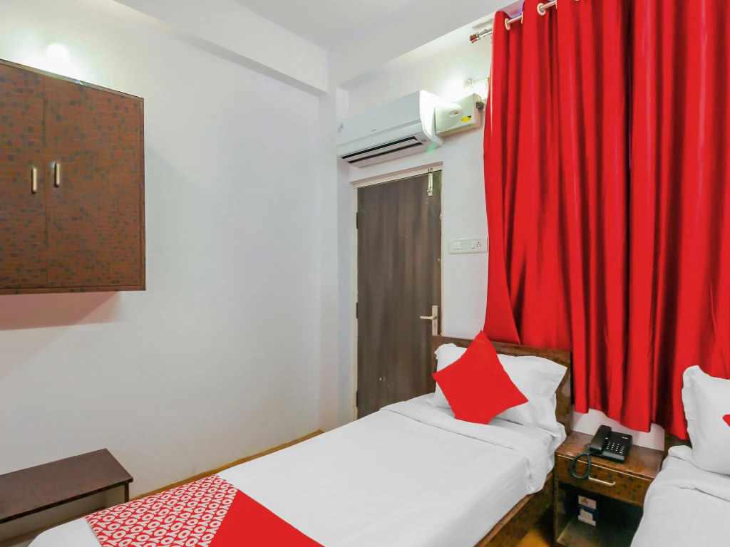 OYO 17168 Hz Lodge