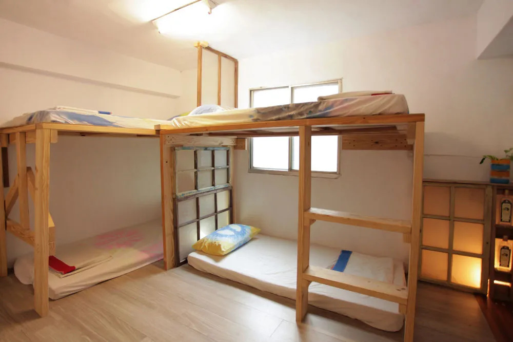 Wave Elephant Backpacker Hostel