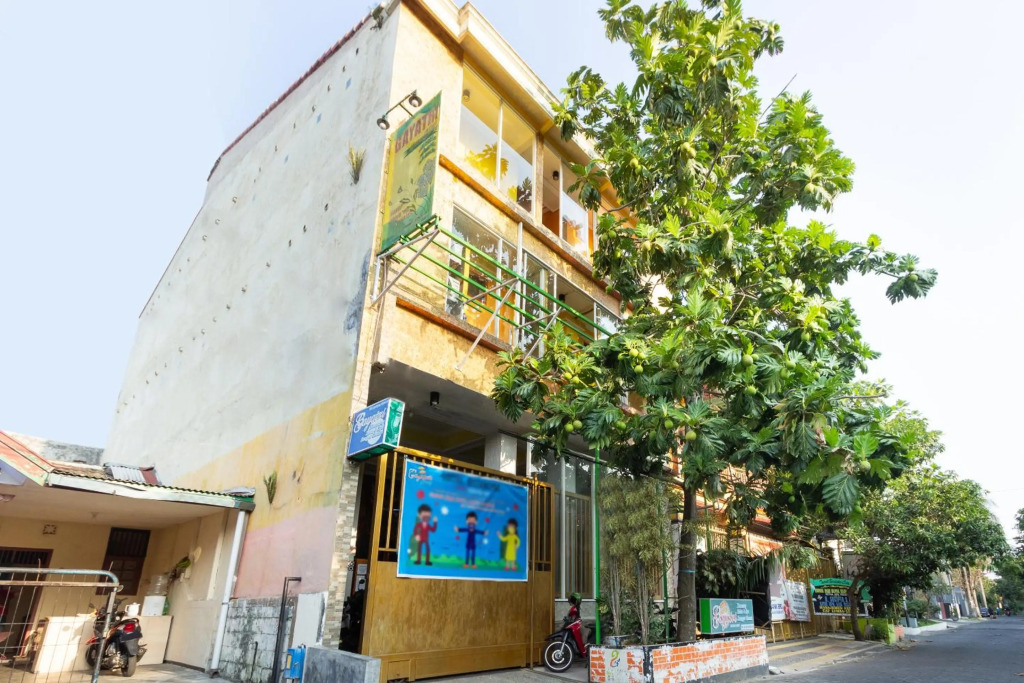 Homestay Gayatri Sawojajar near Univ Negeri Malang Kampus 2 Mitra RedDoorz