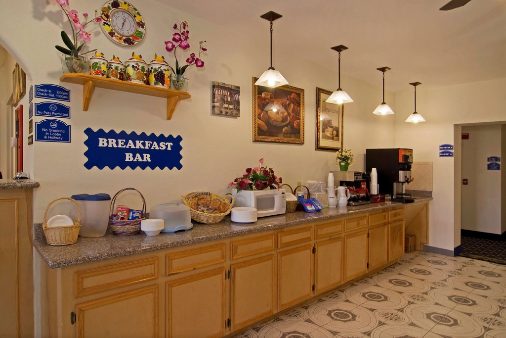 Americas Best Value Inn and Suites Bush International Airport