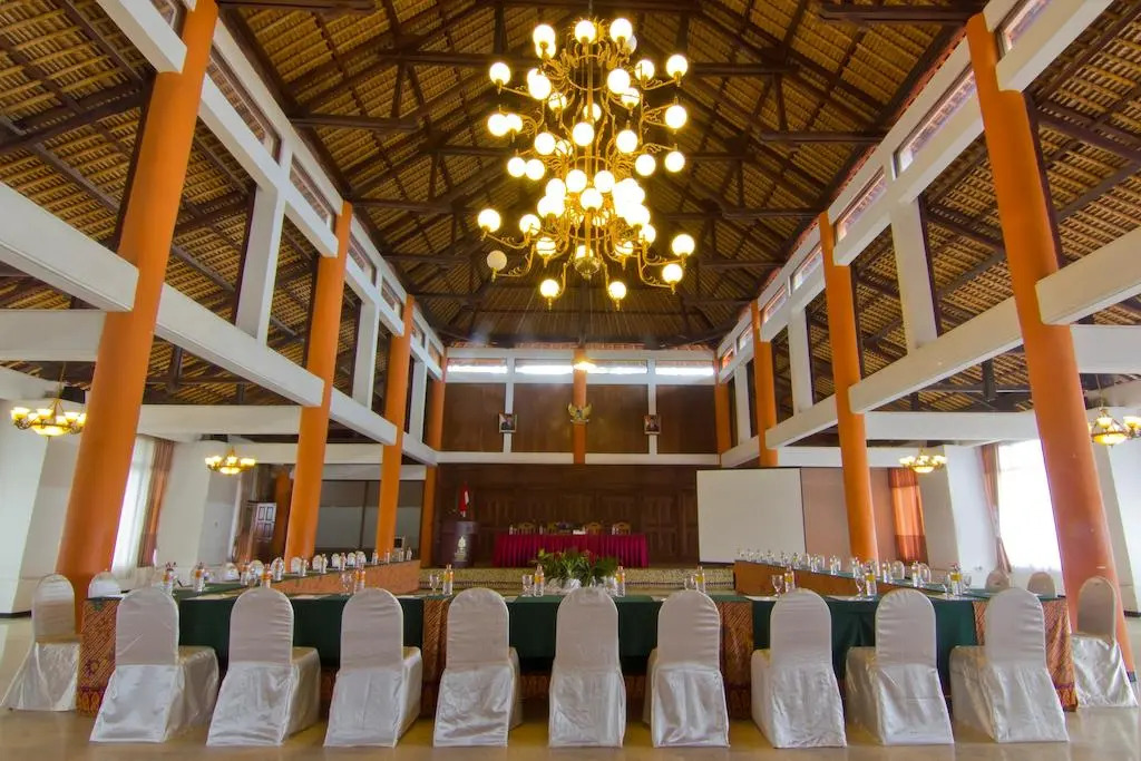 Royal Hotel and Villas Trawas