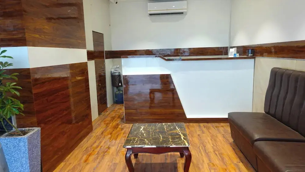 Hotel Palms Residency