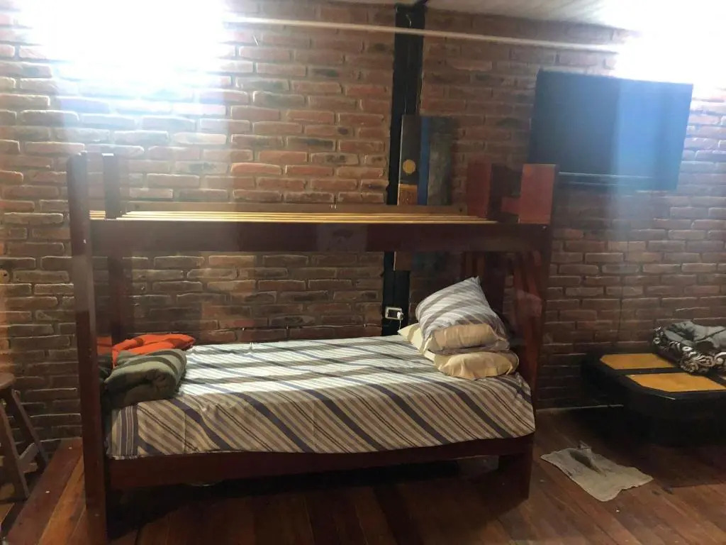 Loft casa dos pisos con garage pocitos playa 6 personas