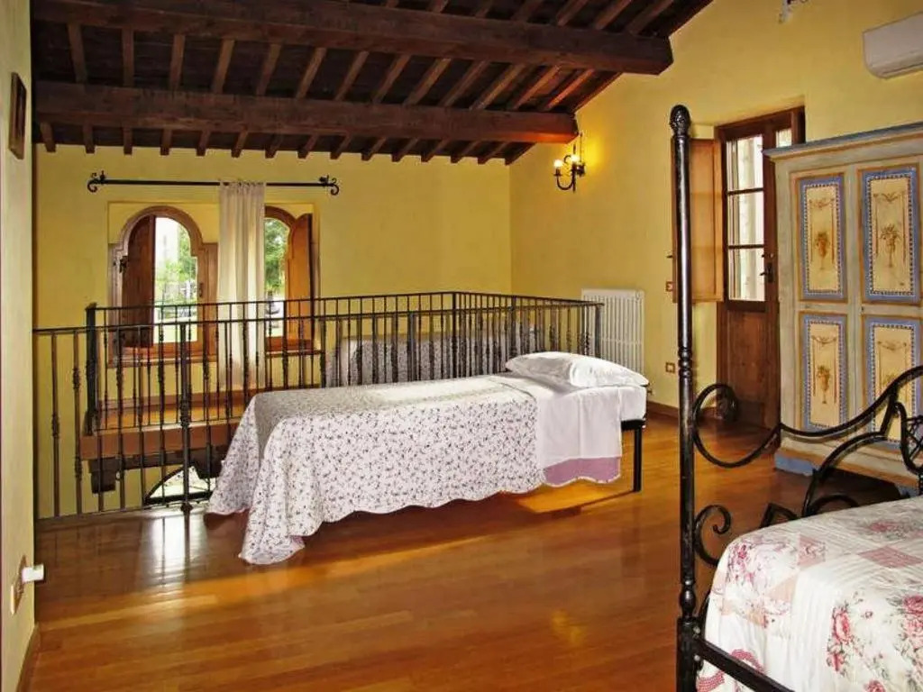 Podere Caldaruccio La Pineta Villa 22 People