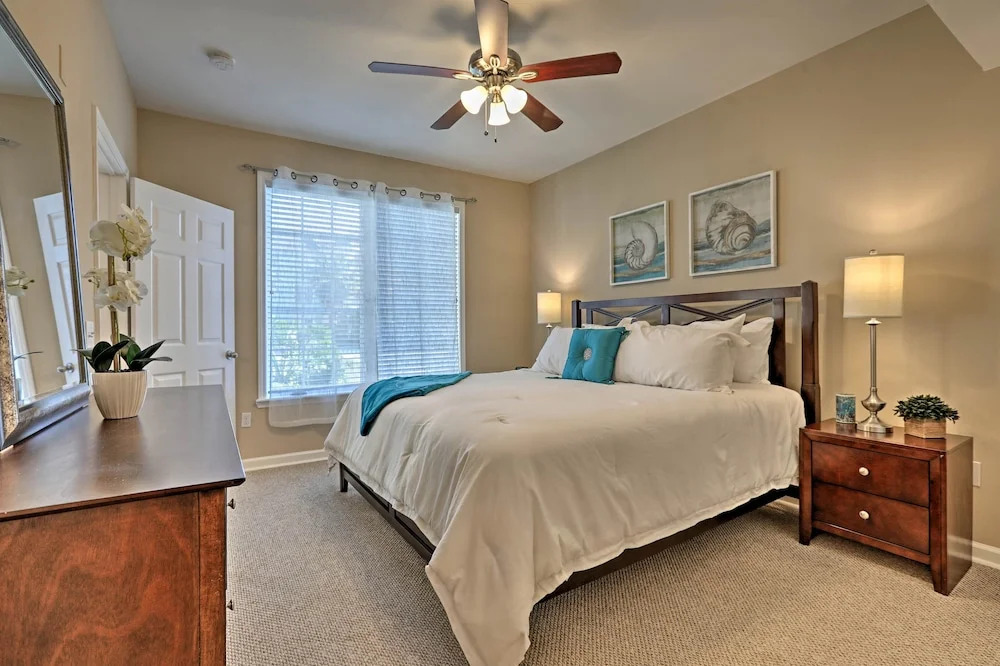 Walk to Beach: Lavish Resort Escape in Galveston!