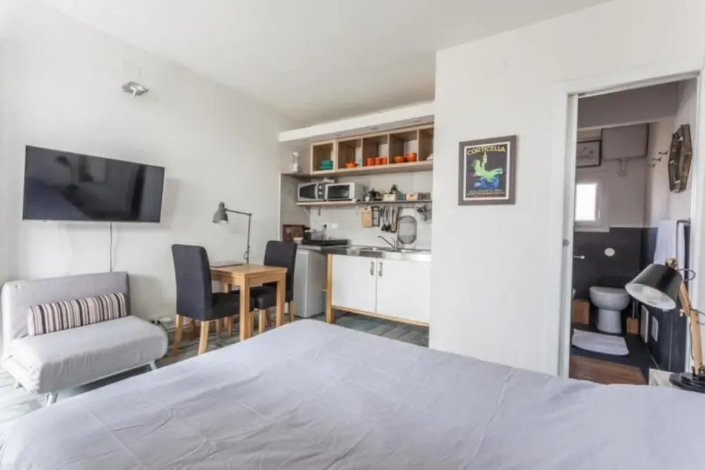 Azzarita in Bologna with 1 bedrooms and 1 bathrooms