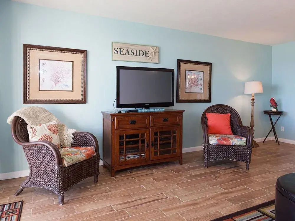 Gulf Shore Condo #303 - 1 Br condo by RedAwning