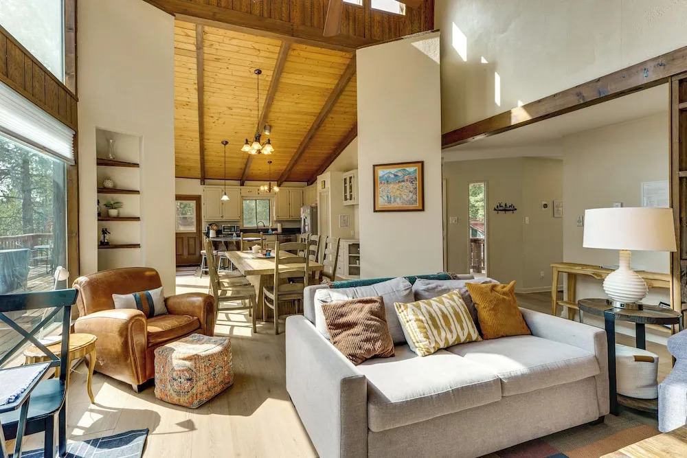 4 Mi to Angel Fire Resort: Retreat w/ Hot Tub