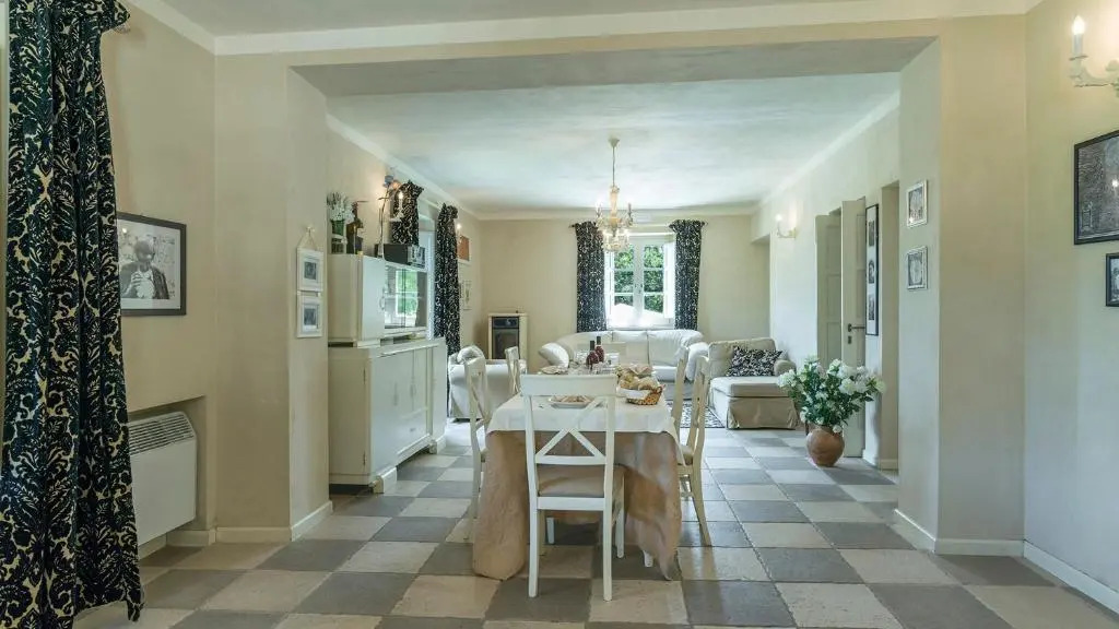 VILLA LA CORTE 6, Emma Villas