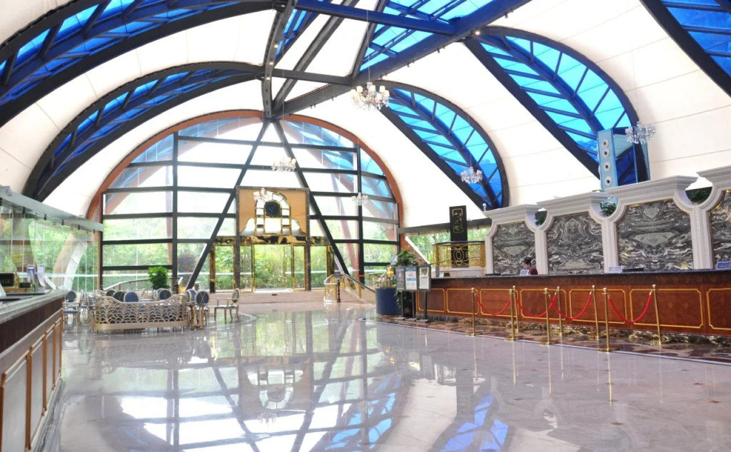 Sanya Beauty Crown Hotel