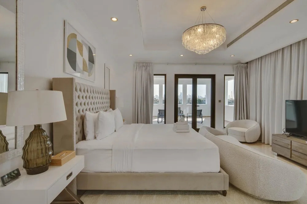 5 Villa w Private Pool Beach on Palm Jumeirah
