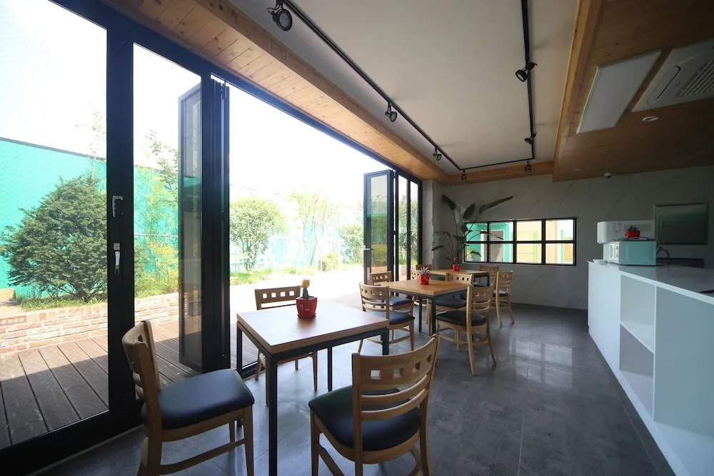 Busan Gangseo Gulangdong Besti Hotel