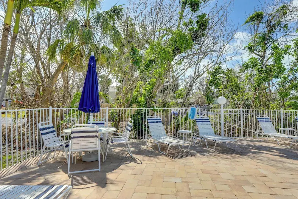 Longboat Key Resort Escape - Walk to the Beach!