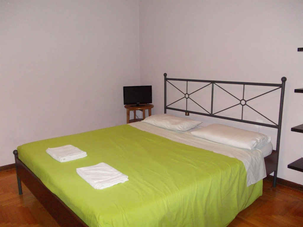 Big Brother Bed & Rooms
