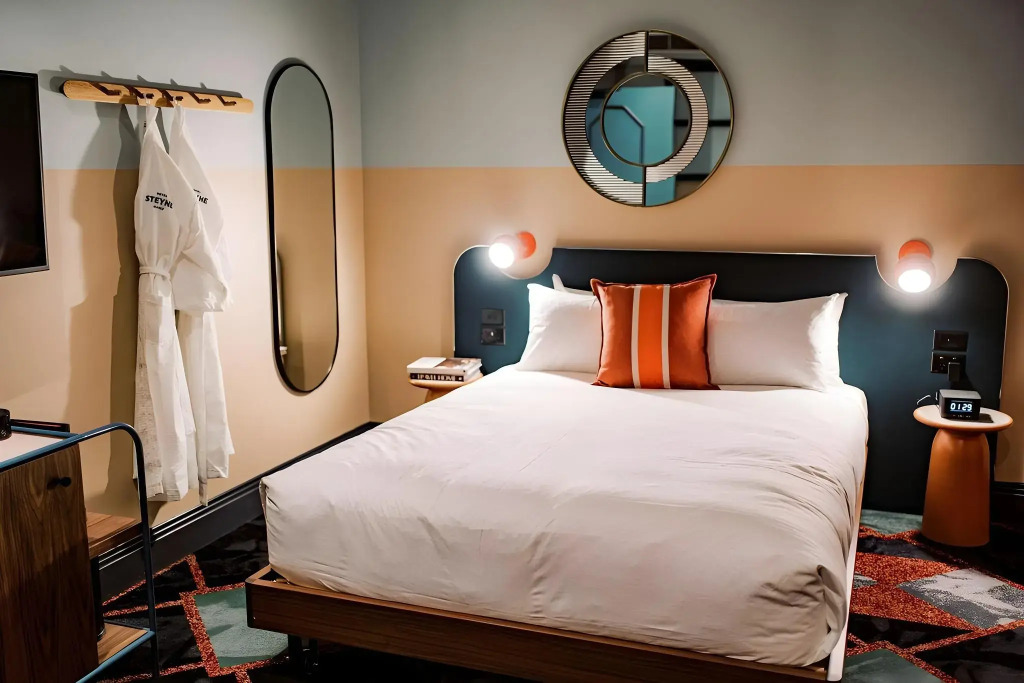 Stay at Hotel Steyne
