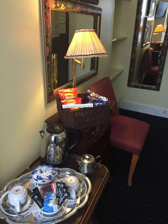 Albany Hotel