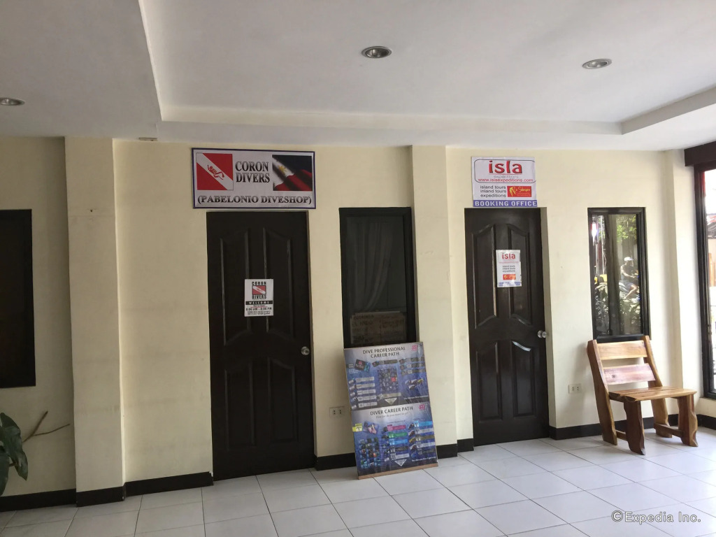 Cozy Coron Inn