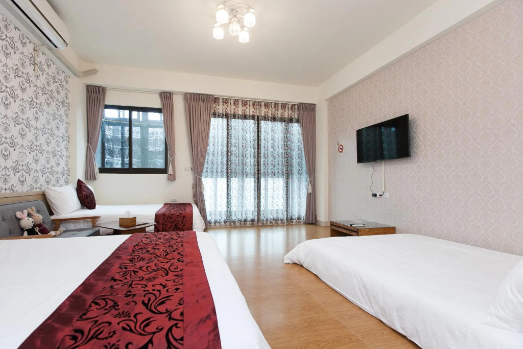 Four Seasons Homestay