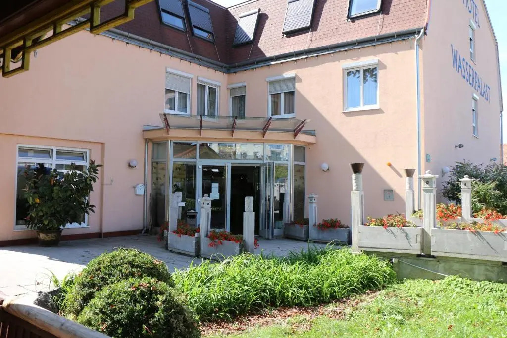 Hotel Wasserpalast - breakfast for free