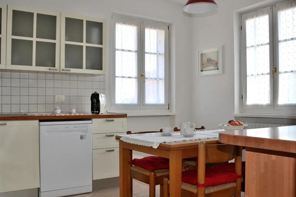 Villa Gasco - 7 Sleeps With Pool in Pacengo di Lazise