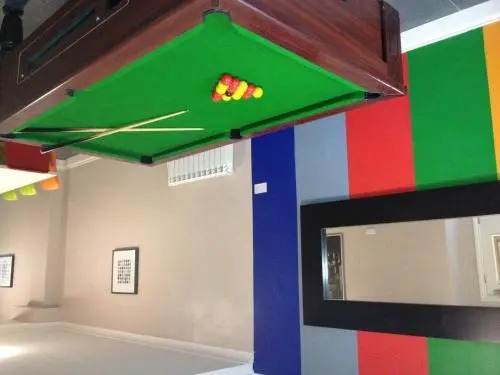 Oscar's Hostel