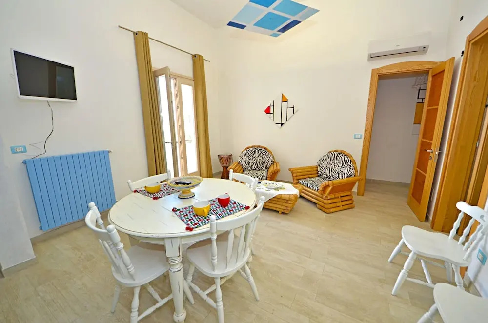 Casa Mondrian - Camere con Bagno e Piscina Privata