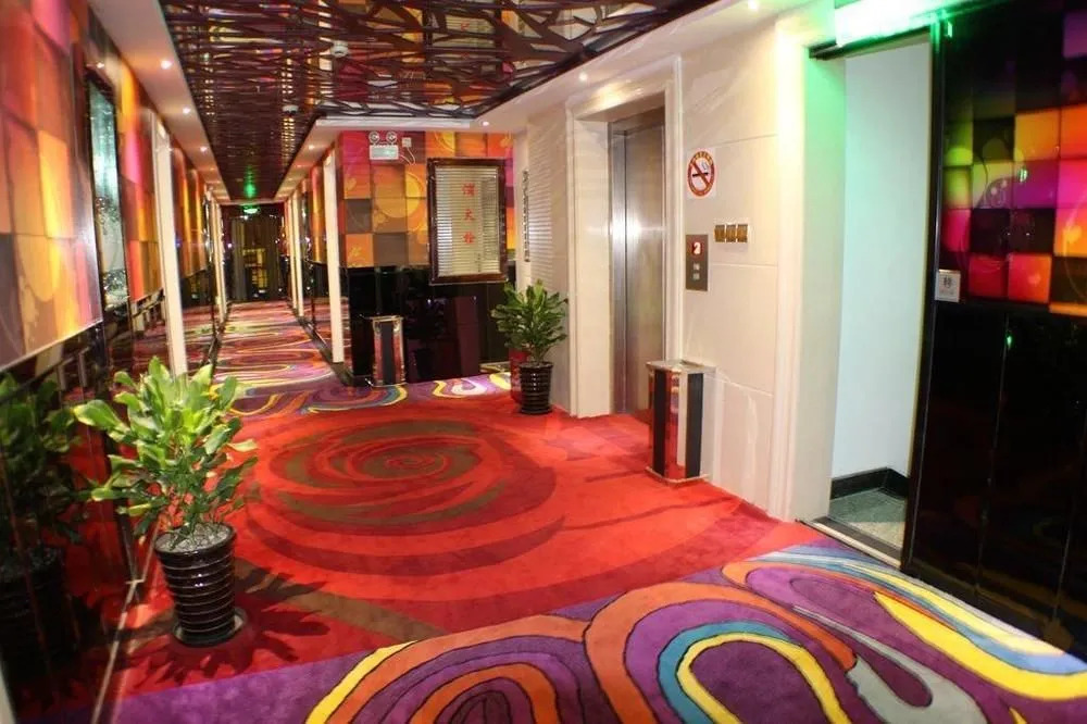 Yimi Collection Hotel (Shanghai Xizang North Road Subway Station)