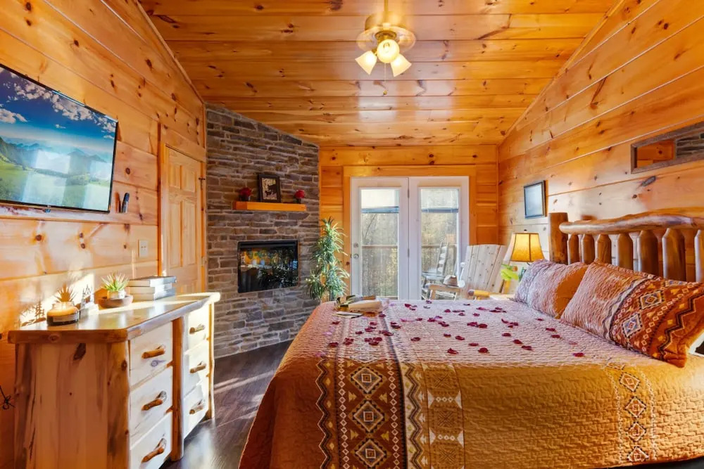 Whispering Pines Retreat By Ghosal Luxury Lodging
