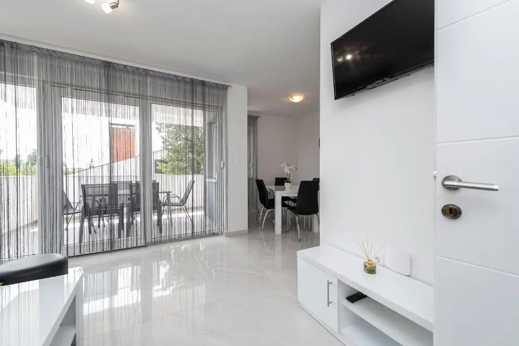 Villa Star 3. centrally located ap. with a pool
