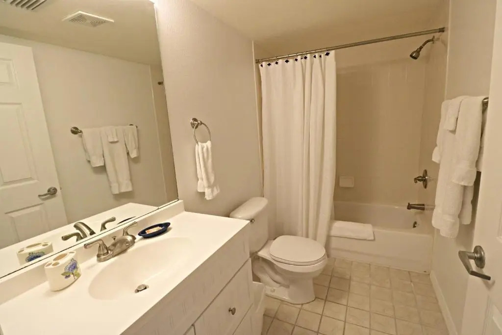 Ocean Village Club F22