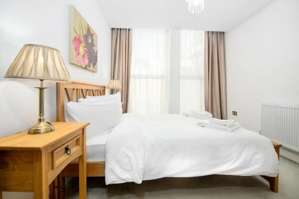 Nice 2 Bed Flat near O2 Academy & Clapham Old Town for 4 people