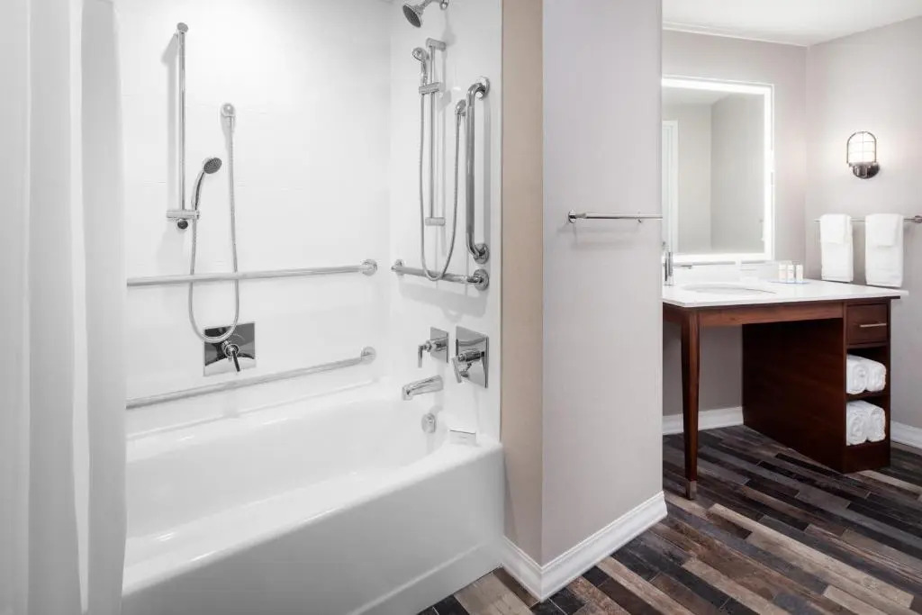 Hampton by Hilton at the Boston Seaport District
