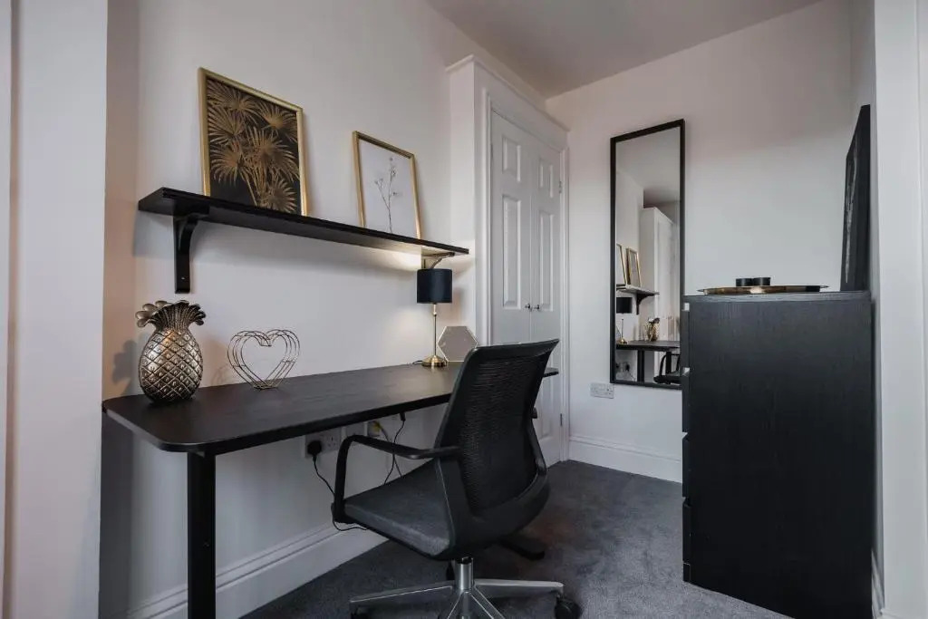 Newly Refurbished Sylish Hull 3 Bed Apartment