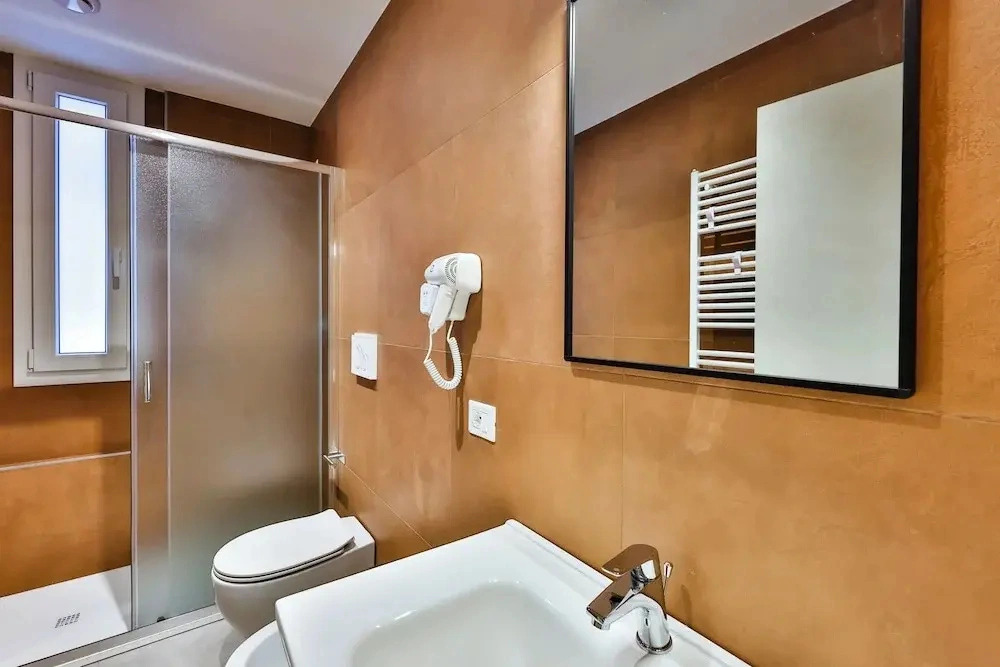 Apho Apartment Hotel