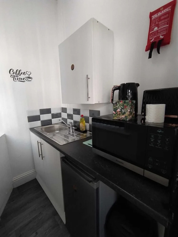 Black Ocean Holiday Apartments