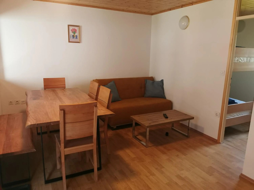 Počitniška HIŠKA POLOVNIK