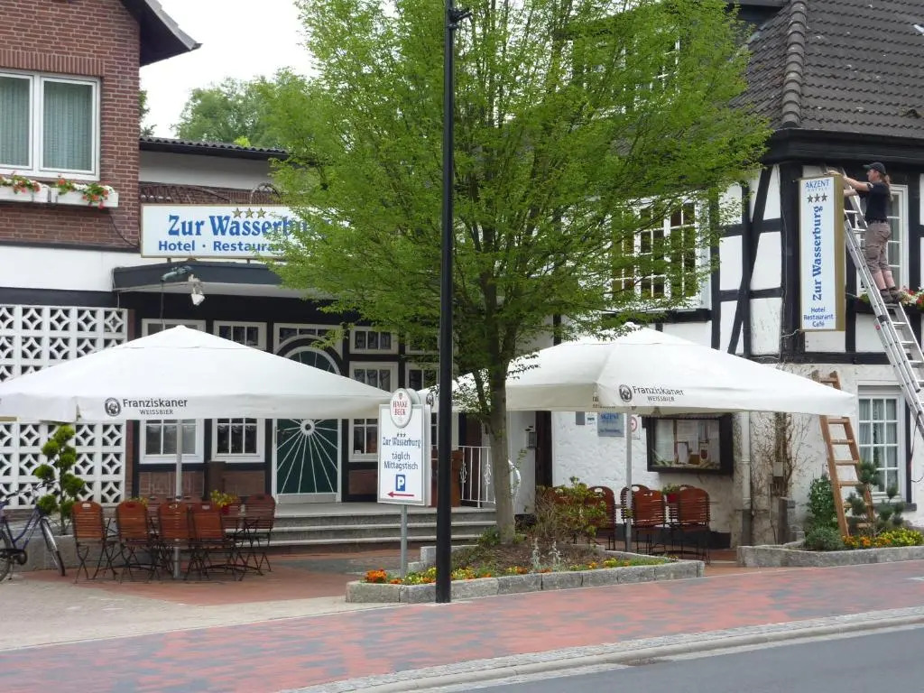 Akzent Hotel Zur Wasserburg - Hotel Garni bed & breakfast