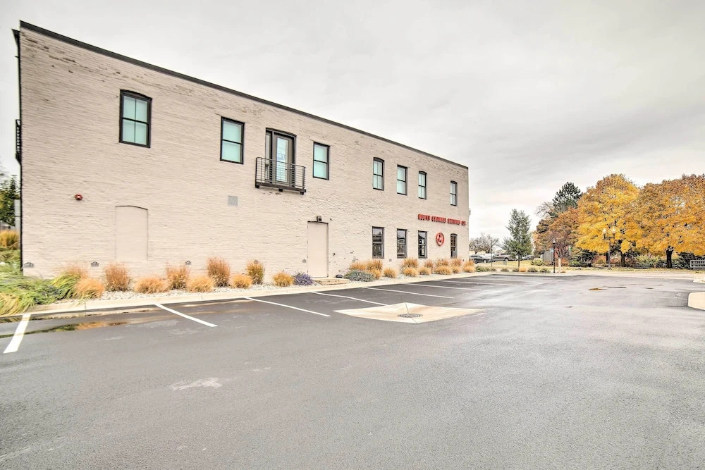 Luxe Manistee Condo w/ Balcony & River Views!