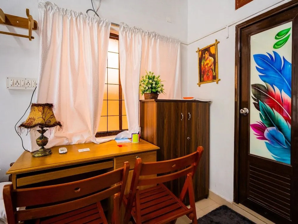 OYO 14757 Home Charming 2BHK Kundanoor
