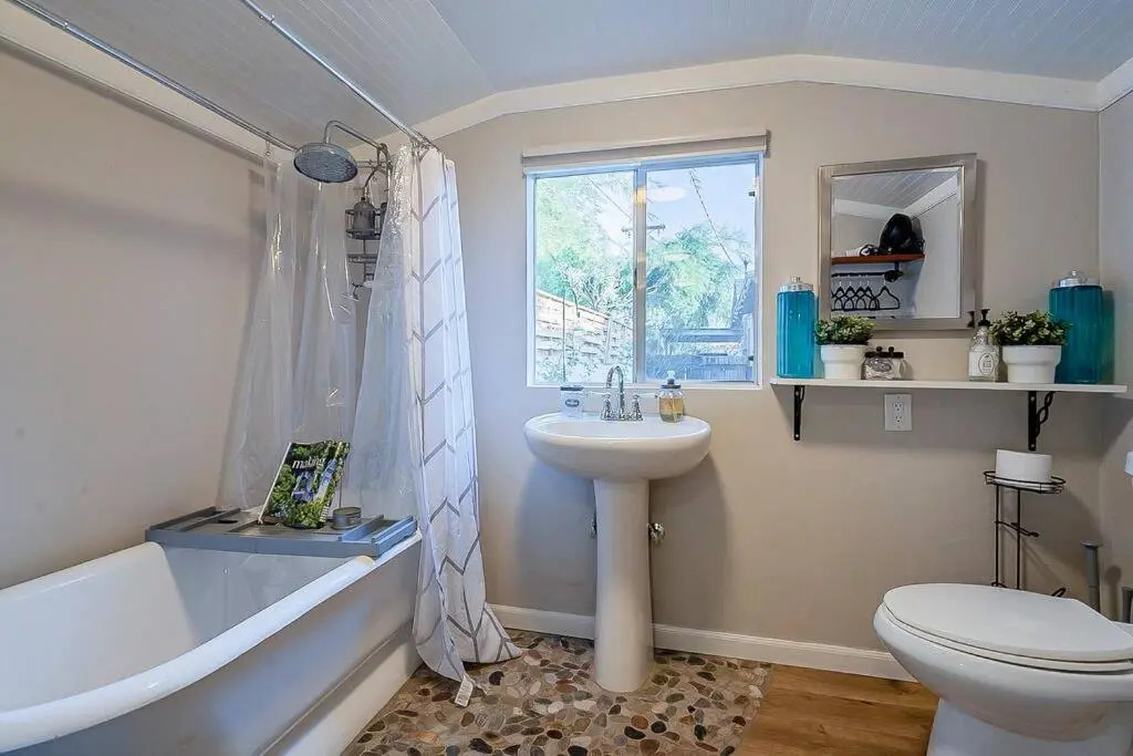 Peaceful Tucson Tiny House Getaway with Backyard