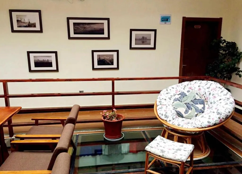Shangri-La Lamtin Youth Hostel