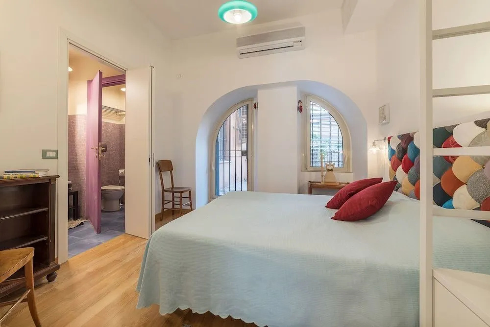 Monti Artistic Flat