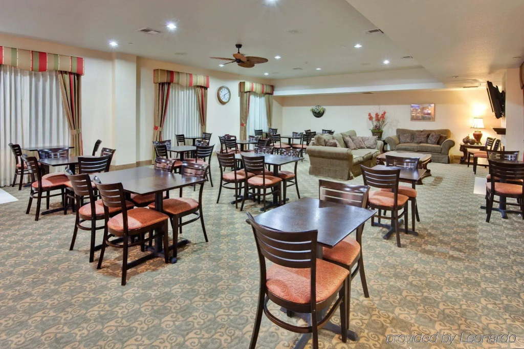 Holiday Inn Express & Suites Beaumont - Oak Valley by IHG