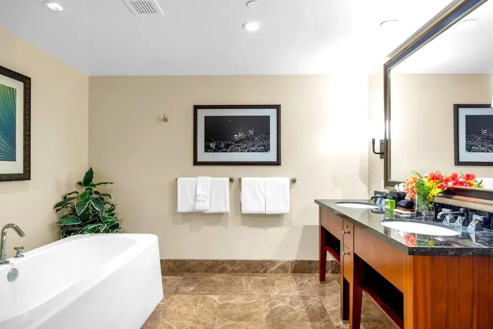 Honua Kai 3 Free Rental Cars KBM Resorts Grand Suite 3 Units, 8 Bedrooms HK Ml-2660