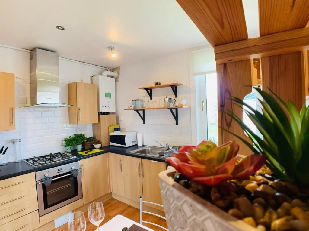 Maria- Bright and Modern City Center Apartment .