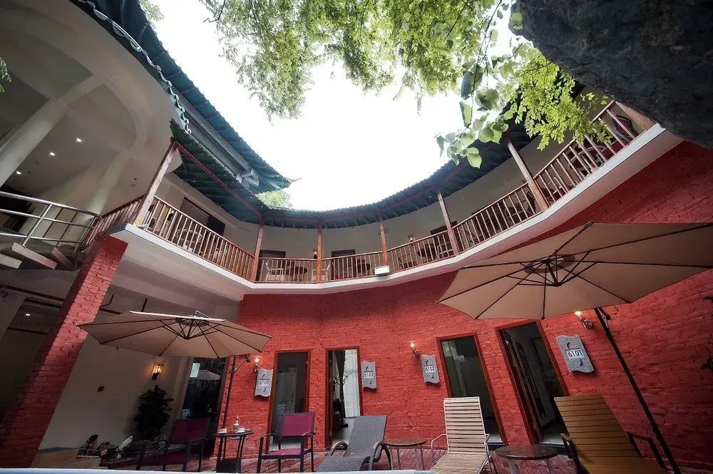 Guilin Crystal Crescent Moon Hotel