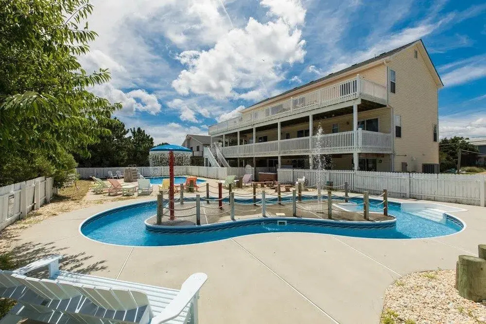 Down By The Sea - 9 Br Home