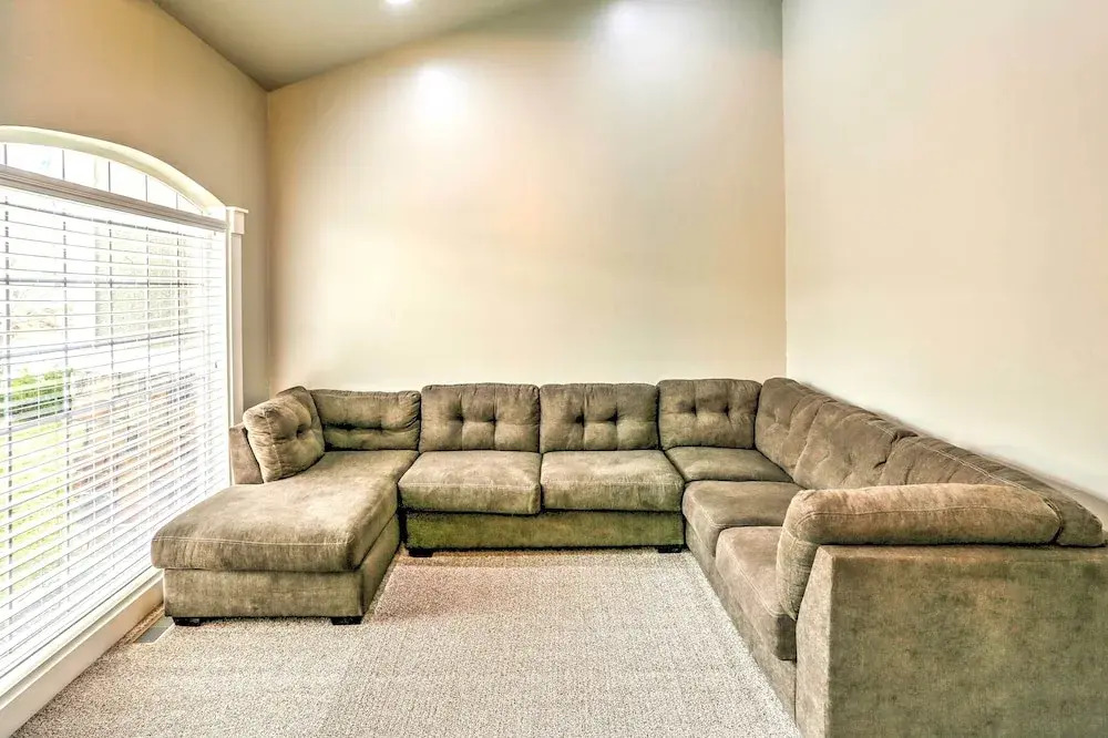 Elegant Smithfield Home w/ Views - 6 Mi to Usu!