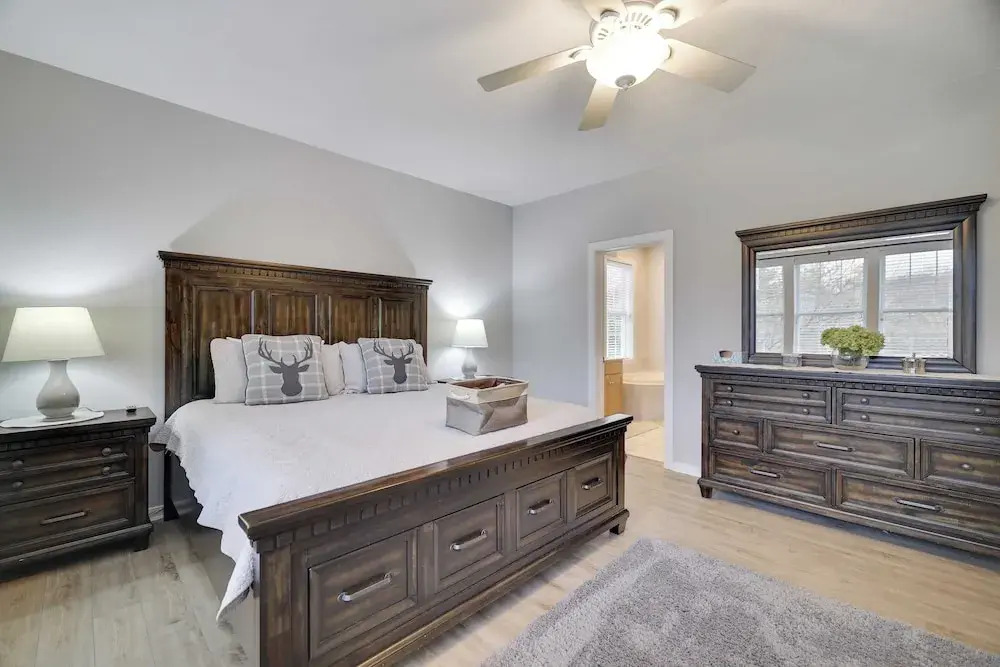 The Nest at Pinecrest by Avantstay Spacious Deck, Game Room, Fire Pit